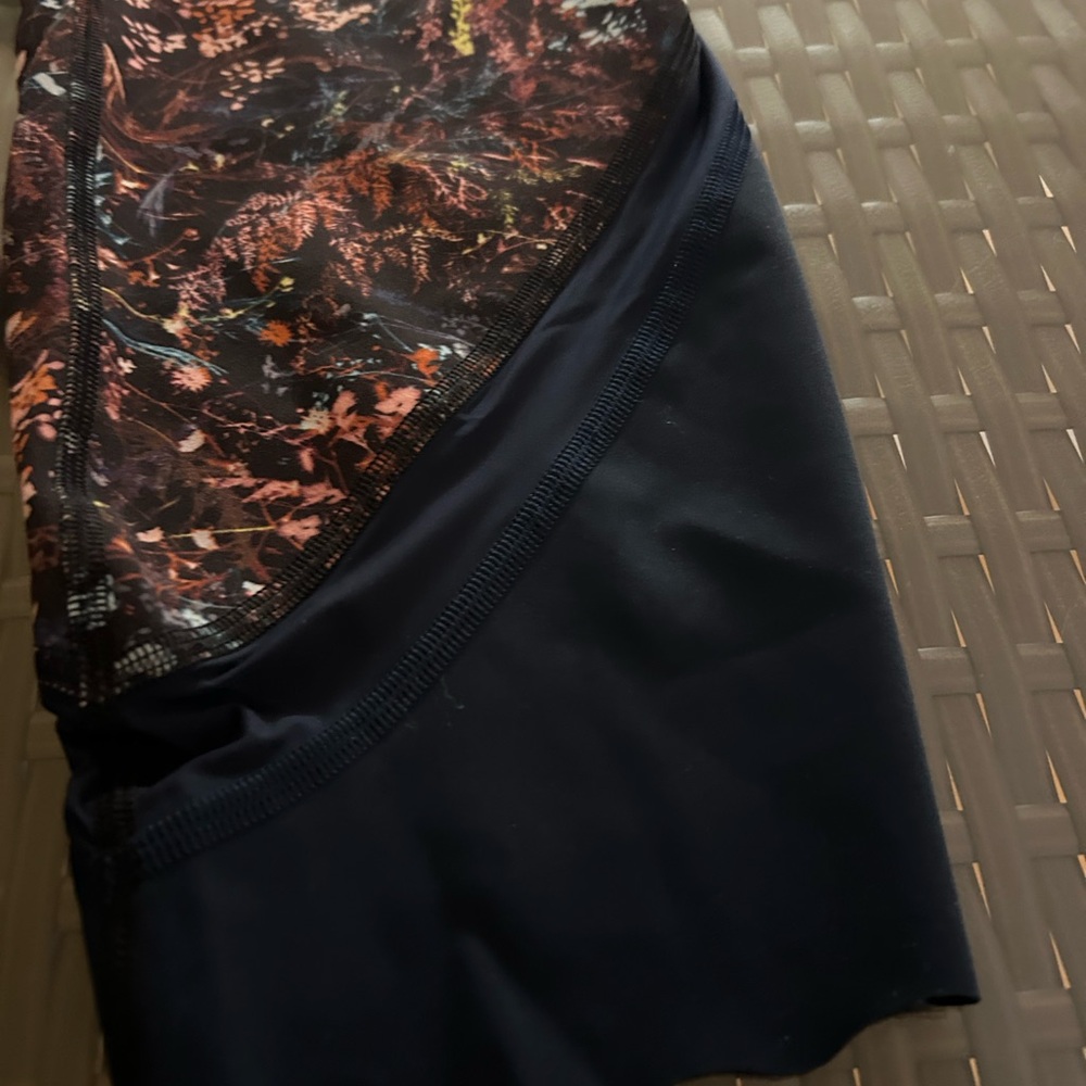 Colorful Abstract Patterned Leggings - Picture 3 of 3